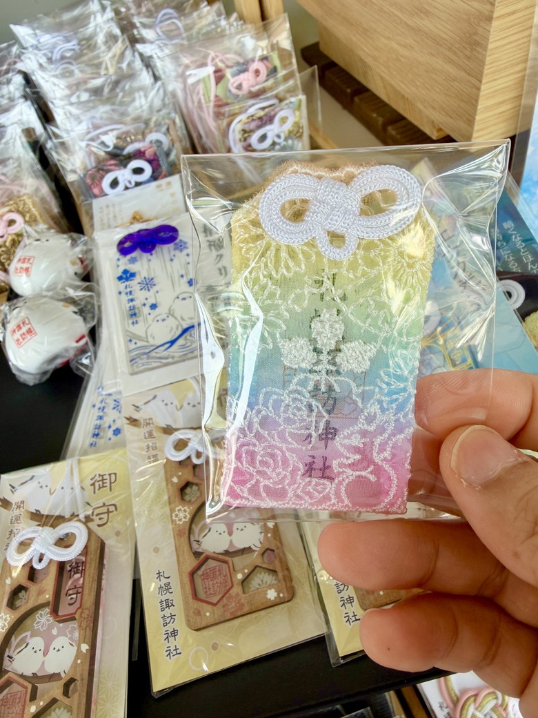 北海道札幌必去神社~諏訪神社!!必買雪之妖精御守❤️