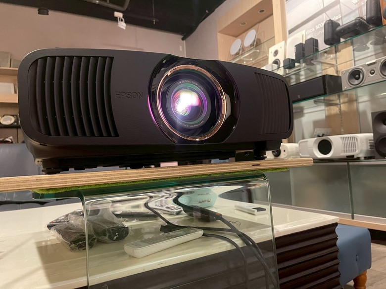 家庭劇院視聽店家推薦 預約心得分享 EH-QB1000B 4K雷射3LCD旗艦家庭劇院投影機