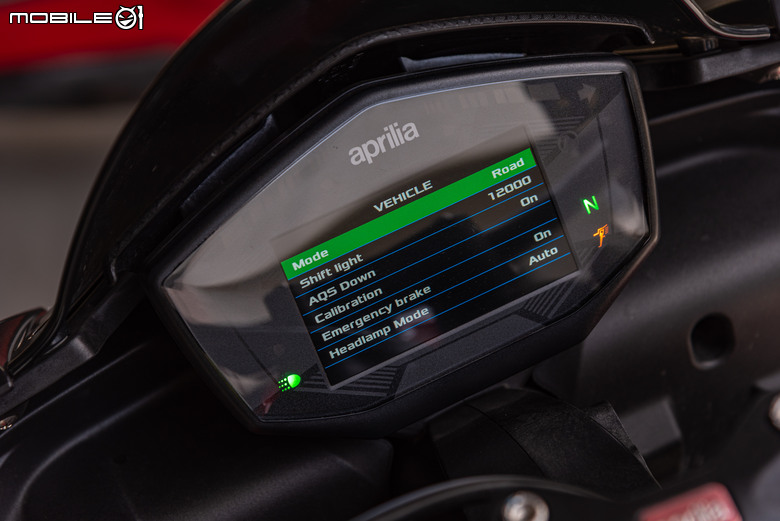 點我看大圖 Aprilia Tuono 660 試駕報告|手握燥熱戰鬥純血,電控帶來千變萬化!