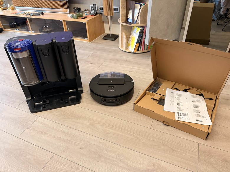 [開箱] 科技改變生活的時代眼淚 Dyson Spot+Scrub AI 掃拖機器人