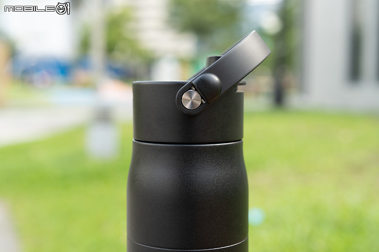 BRITA LARQ iQ 探索智能淨水保冰杯開箱｜UV-C 殺菌、智慧追蹤飲水紀錄、濾水保冰一次到位