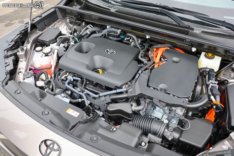 Toyota RAV4 PHEV 試駕｜可純電每日通勤、還具備6秒內加速破百的實力！