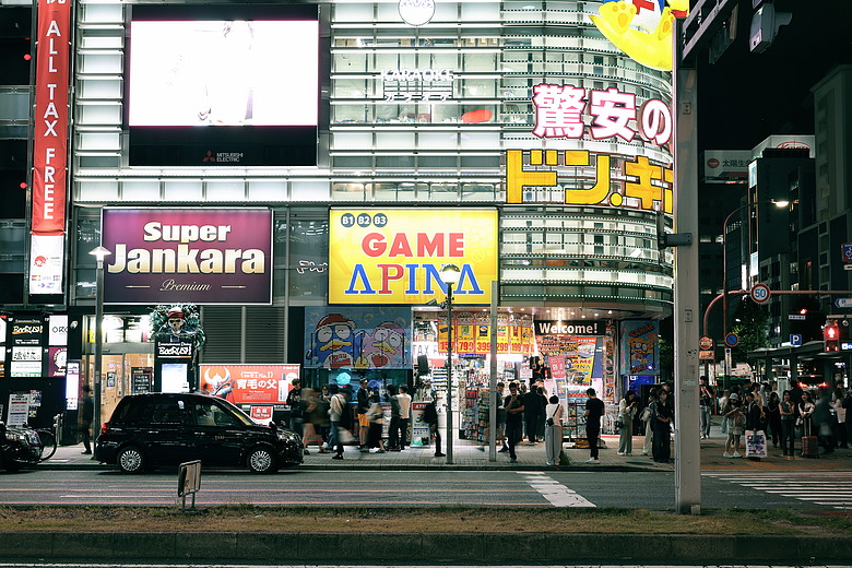 Canon EOS R6 V + RF20-50mm f/4L PZ 評測報告｜首款全幅方塊機、搭載 7K Open Gate 終極殺招！