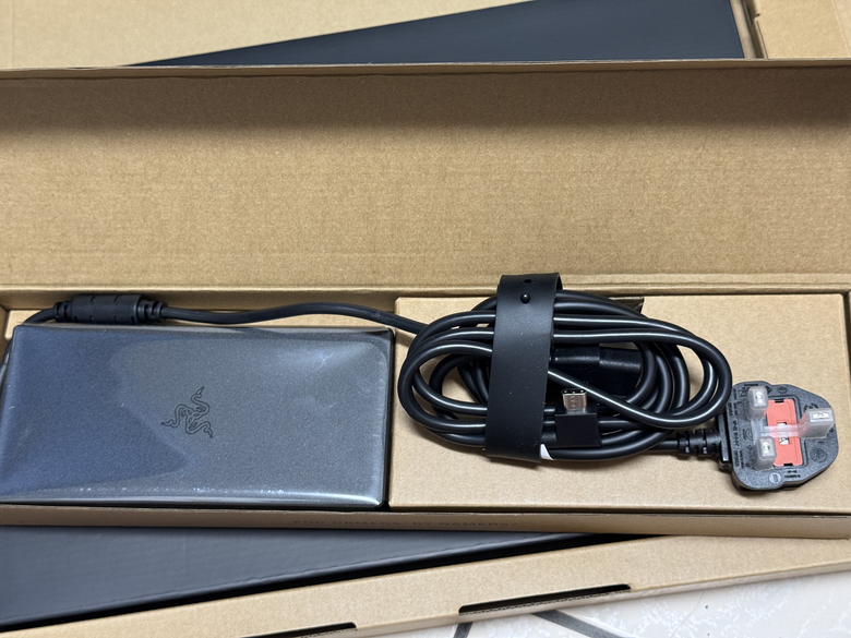 Razer Blade 18 (2026)簡單開箱