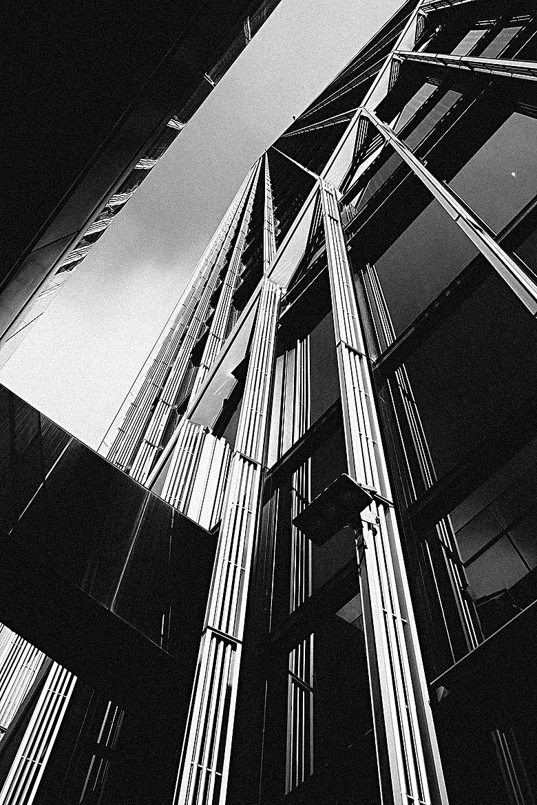 RICOH GR IV Monochrome 評測報告｜以純粹光影、譜寫口袋裡的黑白詩篇！