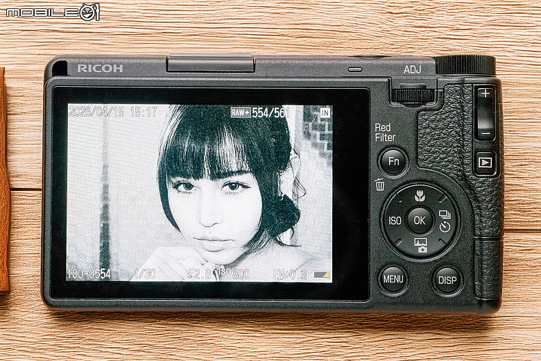 RICOH GR IV Monochrome 評測報告｜以純粹光影、譜寫口袋裡的黑白詩篇！