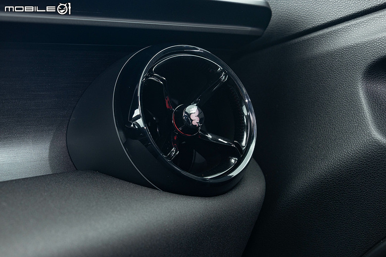 Alfa Romeo Junior Ibrida 試駕｜風格獨具、外型亮眼的義式精品小休旅！