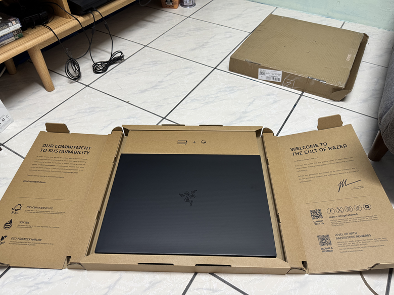 Razer Blade 18 (2026)簡單開箱