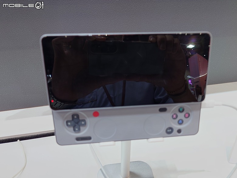 Ayaneo Pocket Play at Computex 2026