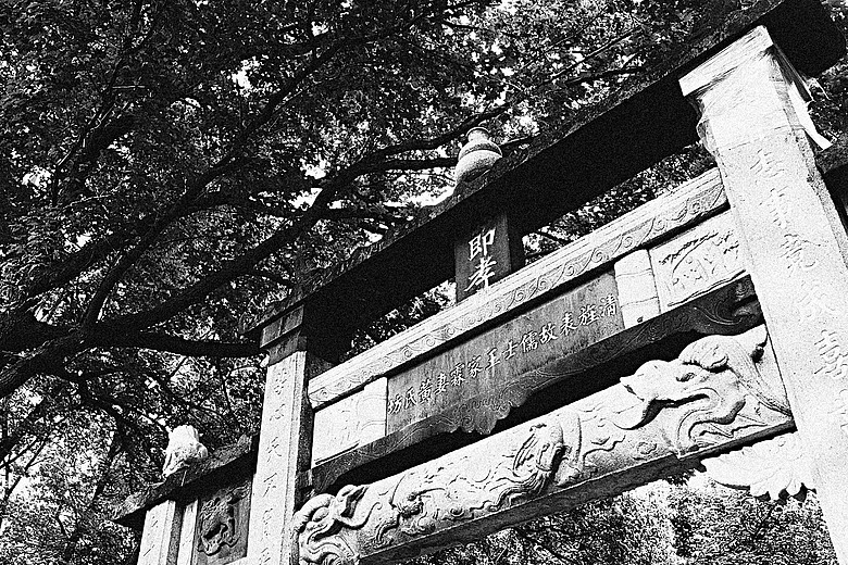 RICOH GR IV Monochrome 評測報告｜以純粹光影、譜寫口袋裡的黑白詩篇！