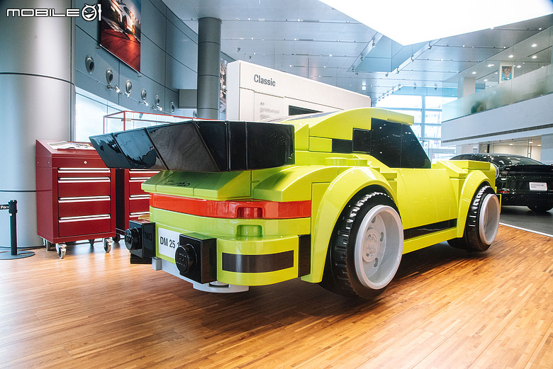 【採訪】限時登台，1：1 樂高版Porsche 911 Turbo進駐台北保時捷中心！