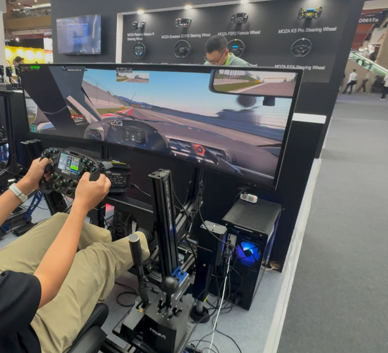 【COMPUTEX 2026】原來賽車模擬器可以這麼真!MOZA Racing 體驗分享