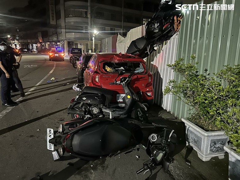 台中 重機🏍️💨過彎 人車🧘分離。機車360度 飛高高🚀掛在牆上