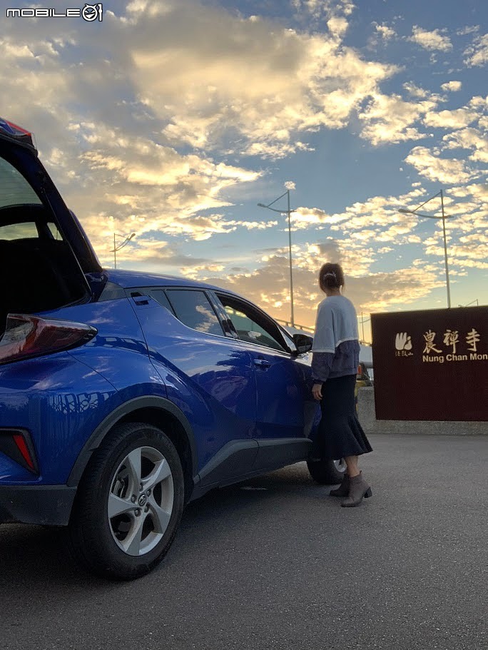 再見了，我的小藍：一部 Toyota C-HR 與我們家的九年時光