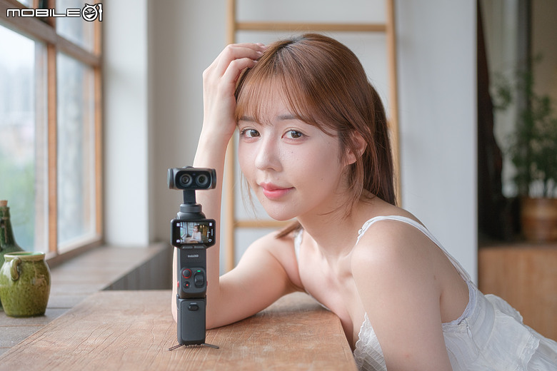 Insta360 Luna Ultra 評測報告|徠卡雙鏡頭加持、分離式螢幕開創 Vlog 新玩法!