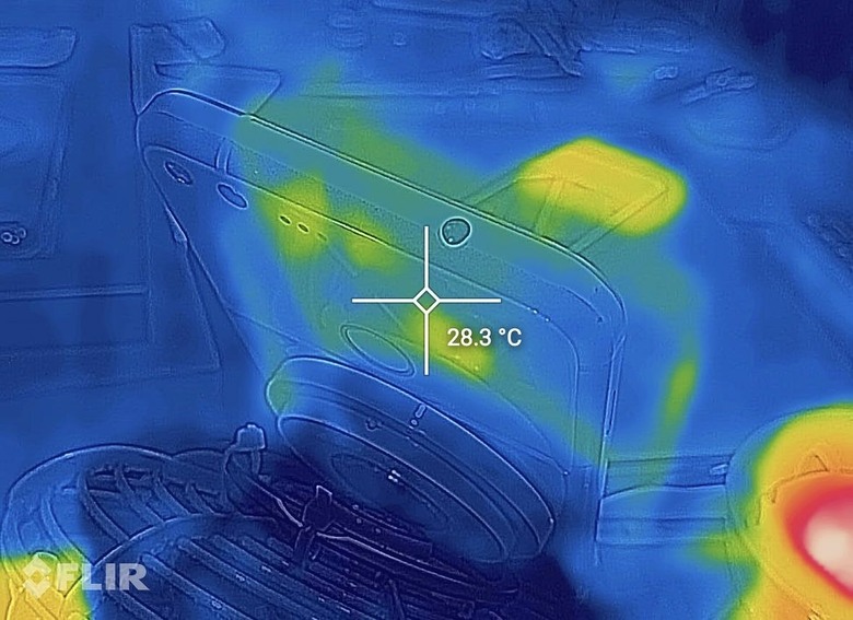 涼夏改裝,沒想元祖大同電扇可以變成手機充電座!