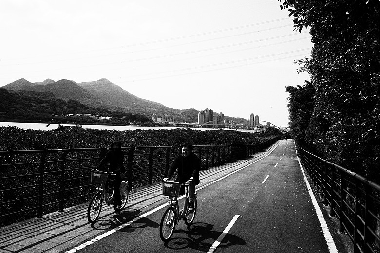 RICOH GR IV Monochrome 評測報告｜以純粹光影、譜寫口袋裡的黑白詩篇！