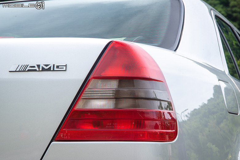 經典試駕｜AMG量產時代的起源，Yao與他的Mercedes-Benz C 36 AMG！