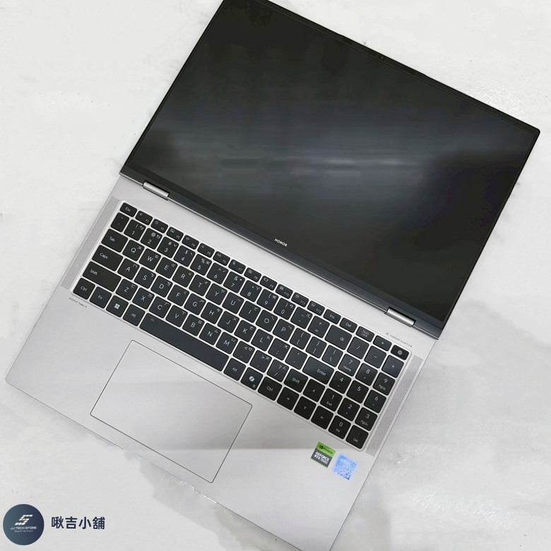 點我看大圖 榮耀這次是不是偷偷升級了?開箱|MagicBook Pro 16 輕薄本 (附開箱影片)