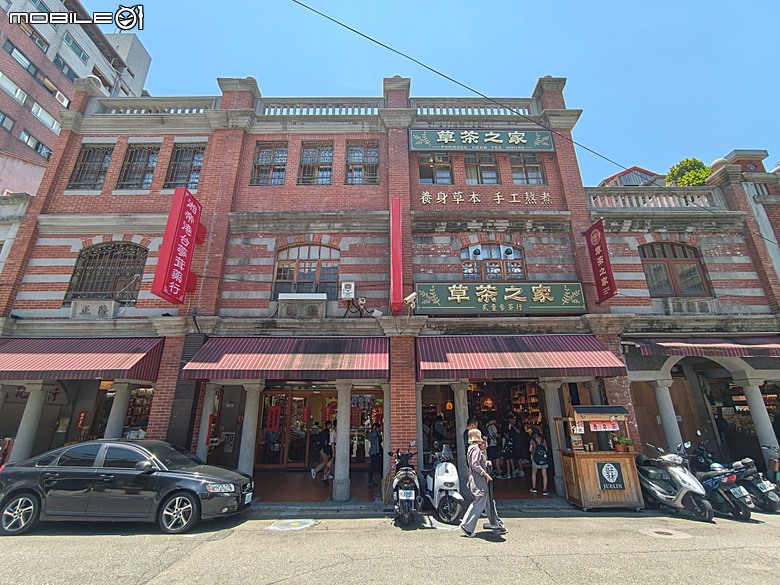 大稻埕霞海城隍廟、大稻埕遊客中心、大稻埕屈臣氏大藥房、六館街尾洋式店屋、李臨秋故居、千秋街店屋、李春生紀念教會、陳天來故居、原周進春茶行｜台原亞洲偶戲博物館｜逆風樓— 2026初夏之大稻埕散策 南段—民生西路以南至南京西路之間
