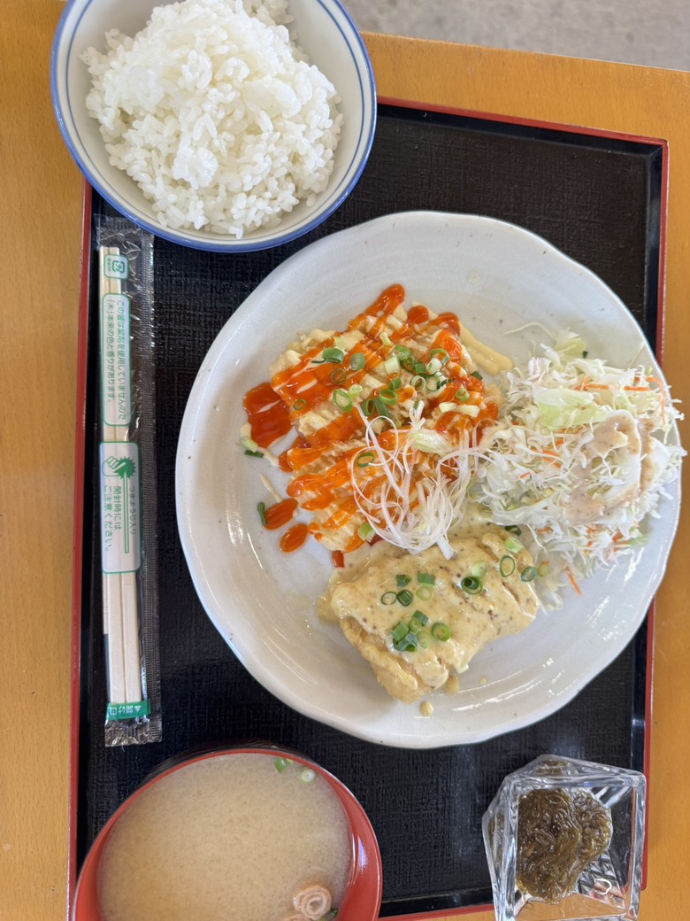 沖繩自由行 DAY2|古宇利大橋絕美海景、美國村夕陽、名護魚食堂,沖繩北部一日自駕攻略!
