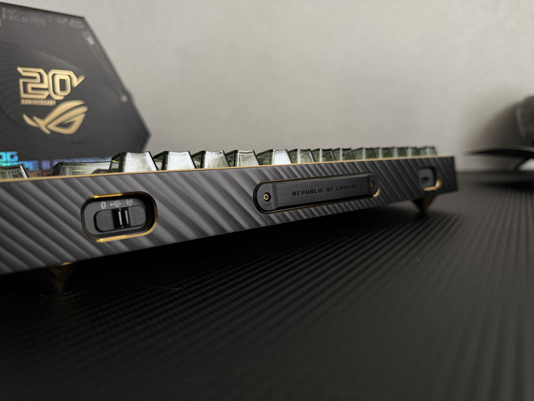 【開箱】24K鍍金aka尊爵不凡版敗家之眼｜ROG 20週年限定版鍵鼠組+鍵帽