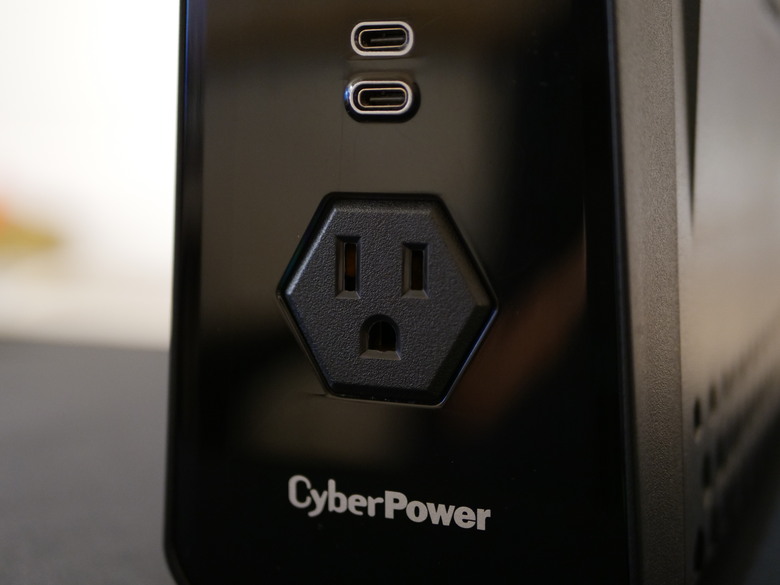 點我看大圖 CyberPower GX150C2M不斷電系統 簡易開箱