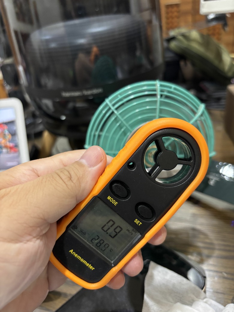 涼夏改裝,沒想元祖大同電扇可以變成手機充電座!