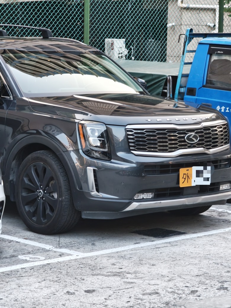 請問這台是kia的車款嗎