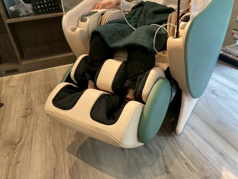 頂級SPA搬回家!OSIM AI 5感養身椅居家開箱--功能規格+長輩實際體驗全紀錄