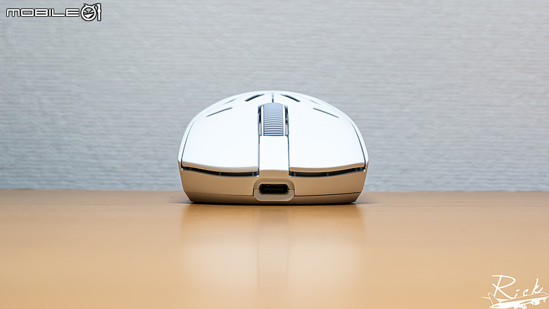【開箱】賊船鎂合金滑鼠與首款玻璃墊 | CORSAIR SABRE v2 PRO WIRELESS MG WHITE & MM GLASS LARGE