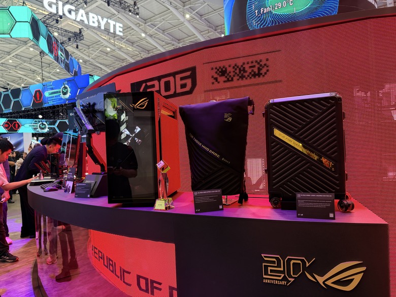 【COMPUTEX 2026 -ROG攤位體驗-電競周邊 】ROG 20 週年 Edition 20:透明黑金之下,玩家信仰的工藝展演
