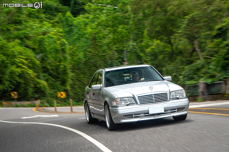 經典試駕｜AMG量產時代的起源，Yao與他的Mercedes-Benz C 36 AMG！