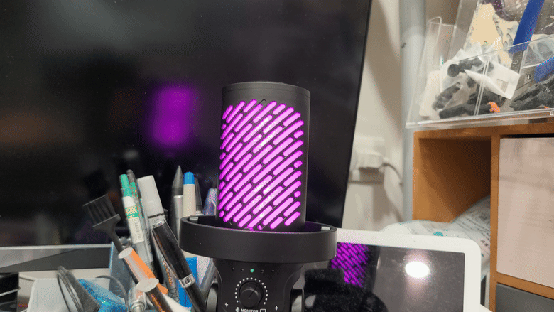 開箱｜FANTECH MCX04 USB 電容式 RGB 麥克風 - 入門到中階玩家需求一次到位，2 千內有找的電腦麥克風！