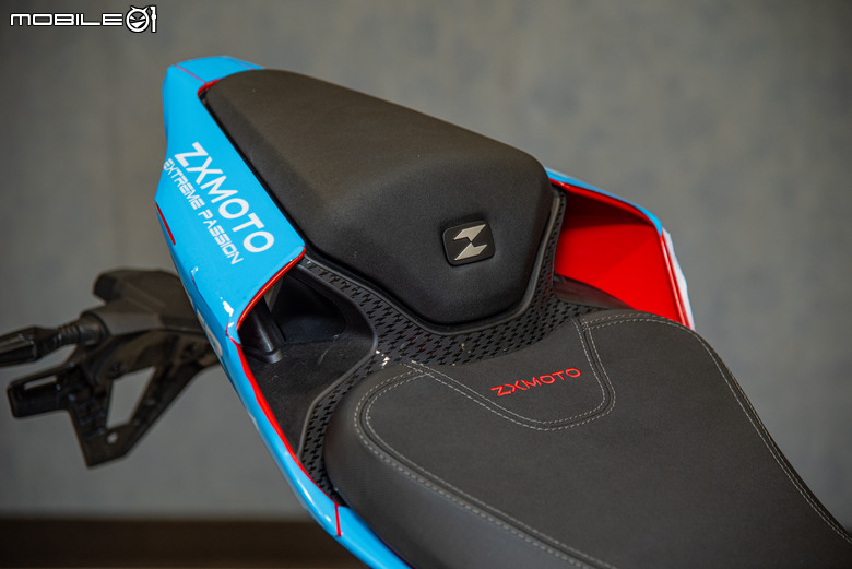 張雪機車 ZXMOTO 820RR實車開箱｜來自中國的三缸戰鬥機！WSBK SSP賽事當紅炸子雞！