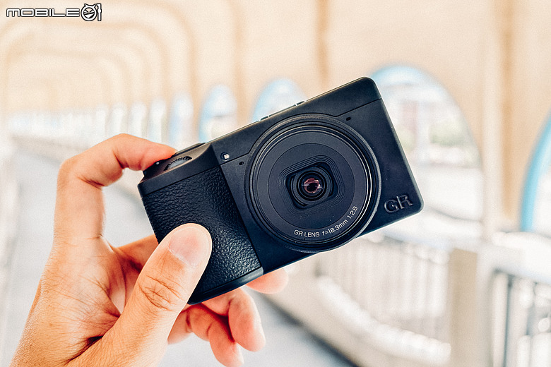 RICOH GR IV Monochrome 評測報告｜以純粹光影、譜寫口袋裡的黑白詩篇！