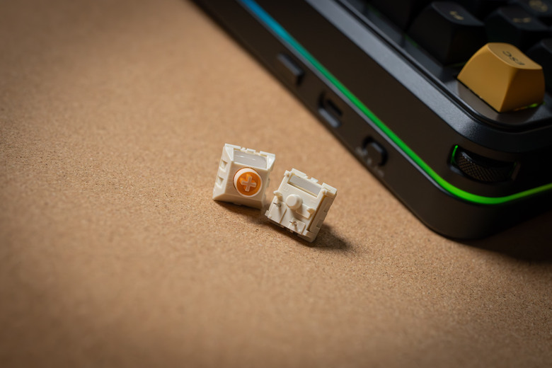 【開箱實測】淘寶啟動！不到一千七買到雙 8K 物理外掛，邁從 K99 V3 平價卷王首選？