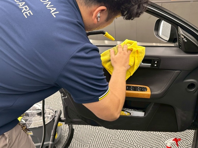 老車也得裡外兼顧,V50回廠美容