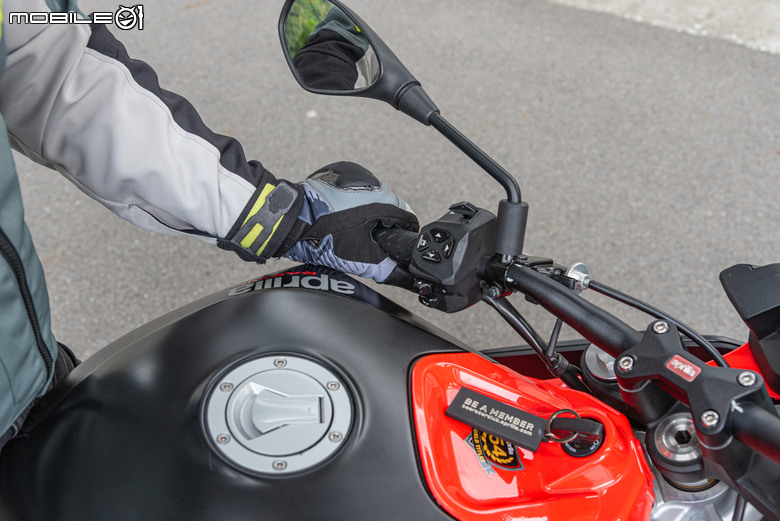 點我看大圖 Aprilia Tuono 660 試駕報告|手握燥熱戰鬥純血,電控帶來千變萬化!