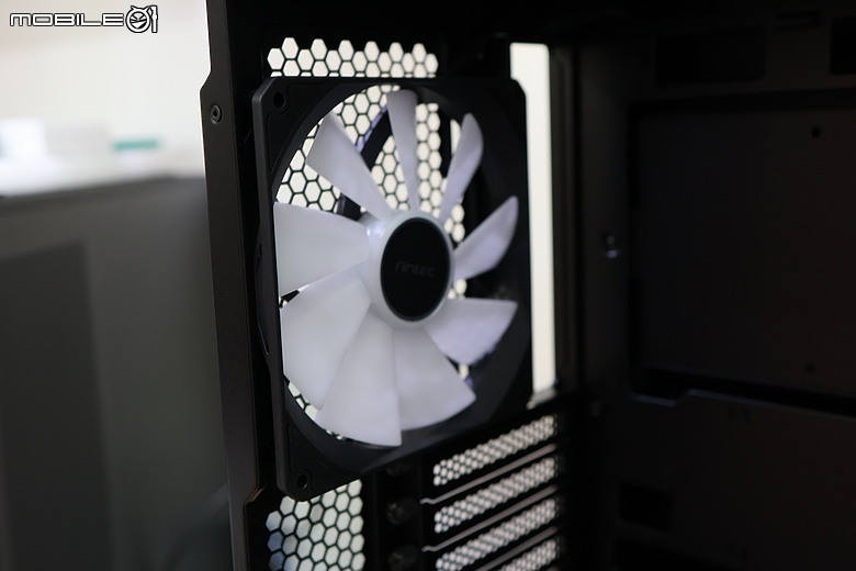 點我看大圖 寬廣視野 Antec 安鈦克 C6C AIR 三面曲面玻璃海景機殼