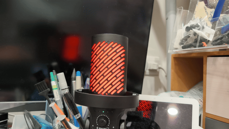 開箱｜FANTECH MCX04 USB 電容式 RGB 麥克風 - 入門到中階玩家需求一次到位，2 千內有找的電腦麥克風！