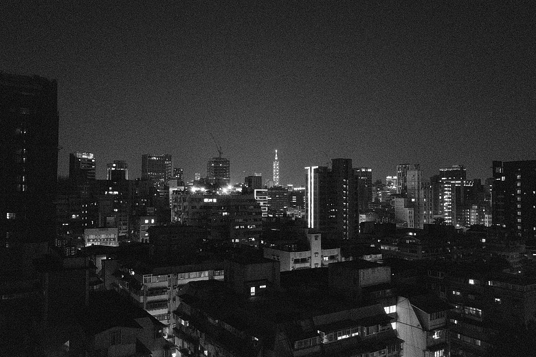 RICOH GR IV Monochrome 評測報告｜以純粹光影、譜寫口袋裡的黑白詩篇！