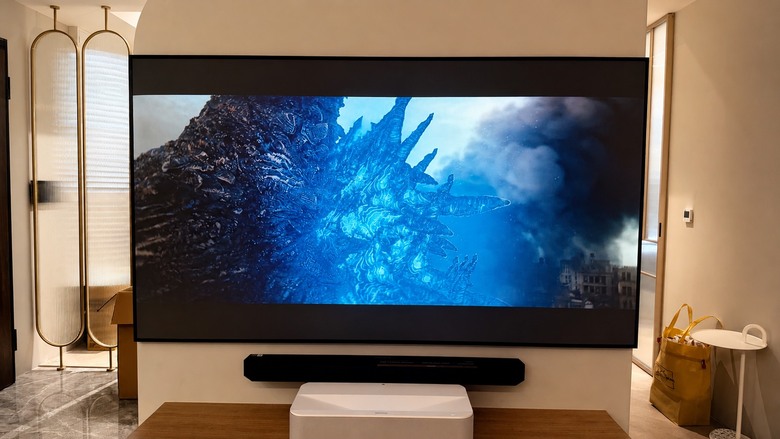 【案例分享】EPSON EH-LS970 雷射電視 100吋菲涅爾布幕 + Samsung Q990F 聲霸