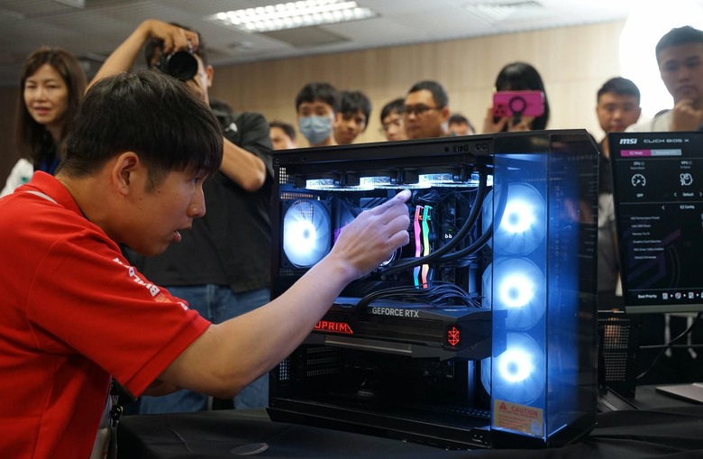 [Computex] 極速PC組裝×電競模擬器改裝大賽