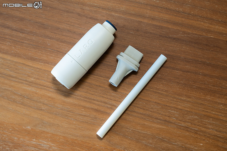 BRITA LARQ iQ 探索智能淨水保冰杯開箱｜UV-C 殺菌、智慧追蹤飲水紀錄、濾水保冰一次到位