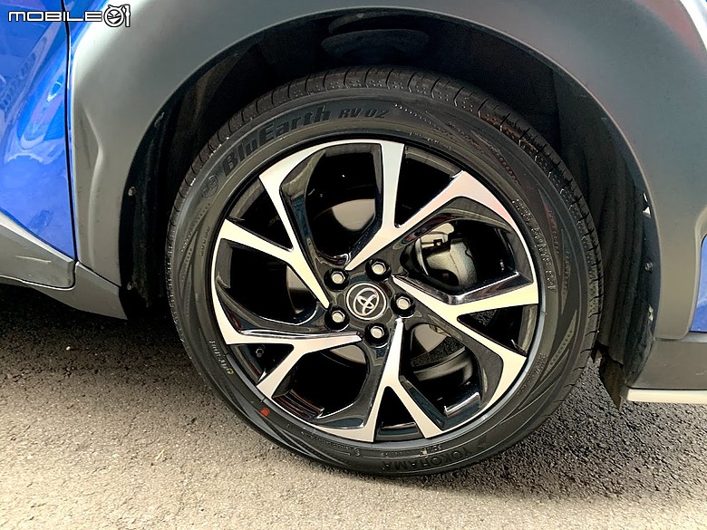 再見了，我的小藍：一部 Toyota C-HR 與我們家的九年時光