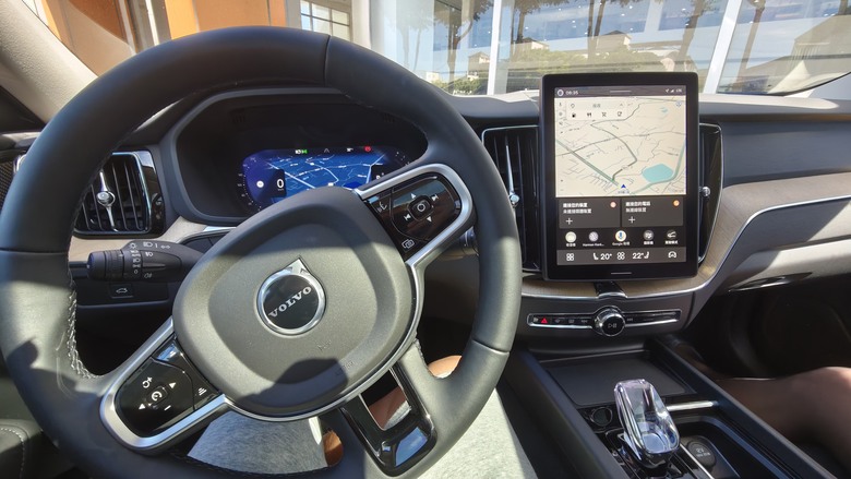 參加夏日健檢活動順便試乘New XC60~