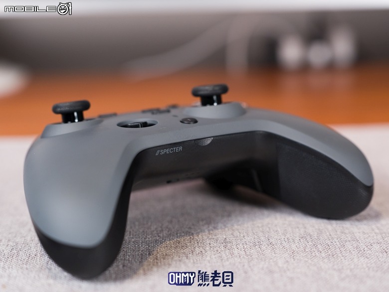 雙按鈕配置、多平台通用 Bteam Specter 沛影 無線遊戲手把