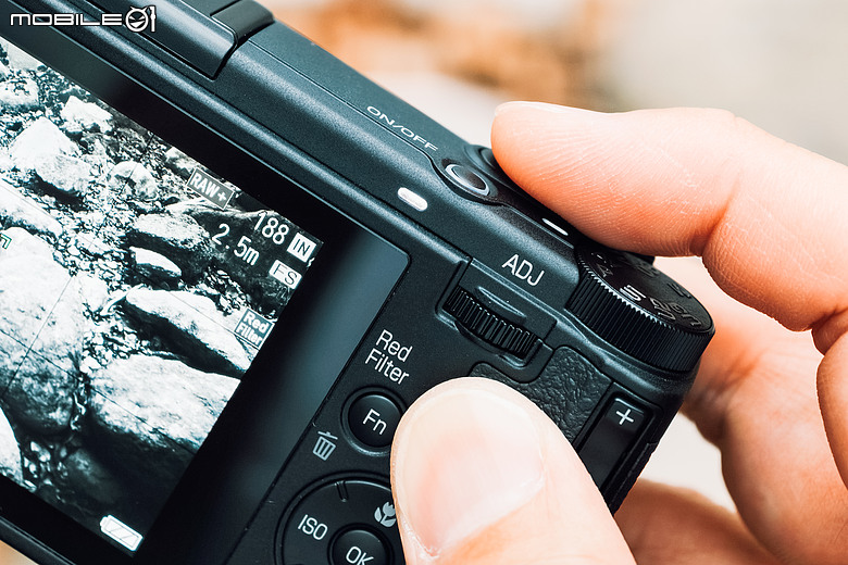 RICOH GR IV Monochrome 評測報告｜以純粹光影、譜寫口袋裡的黑白詩篇！