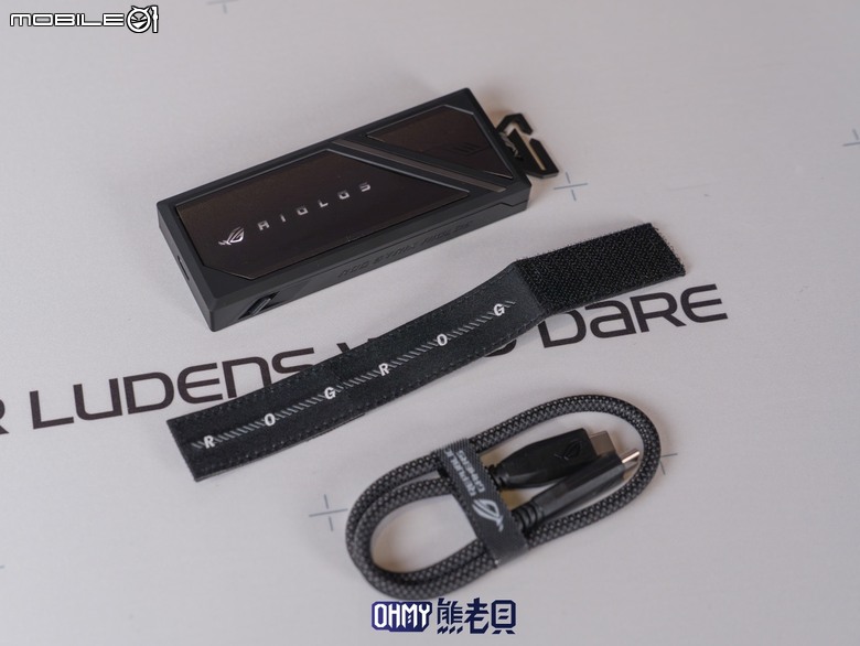 速度、外型再進化！ROG Strix Aiolos SSD外接盒